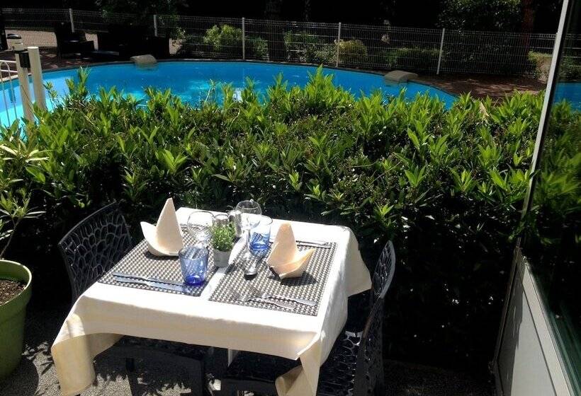 בית מלון כפרי Logis Les Charmilles Chalonsursaone Sud