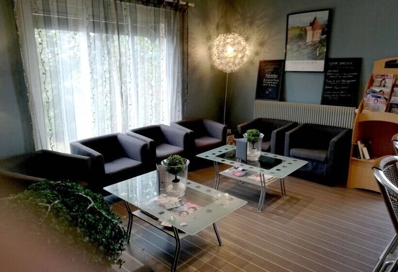 בית מלון כפרי Logis Les Charmilles Chalonsursaone Sud