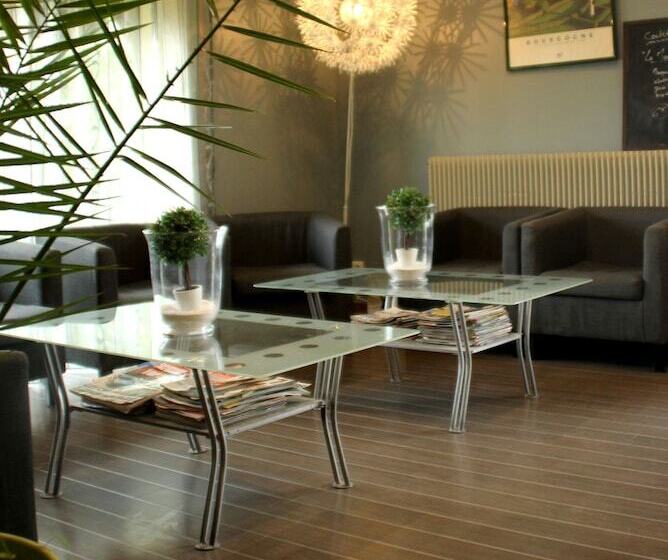 בית מלון כפרי Logis Les Charmilles Chalonsursaone Sud