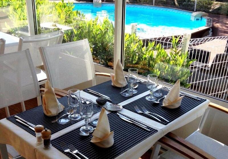 ホテル Logis Les Charmilles Chalonsursaone Sud