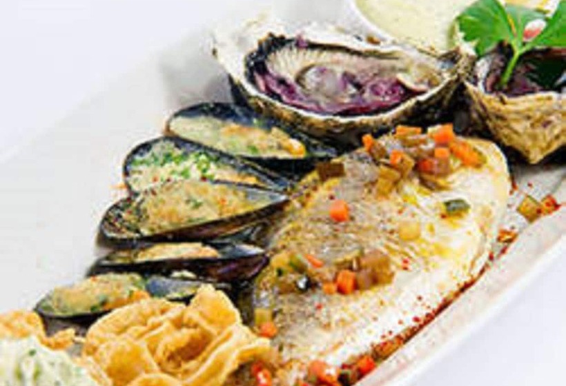 Отель Logis Hôtel & Restaurant Mediterranee