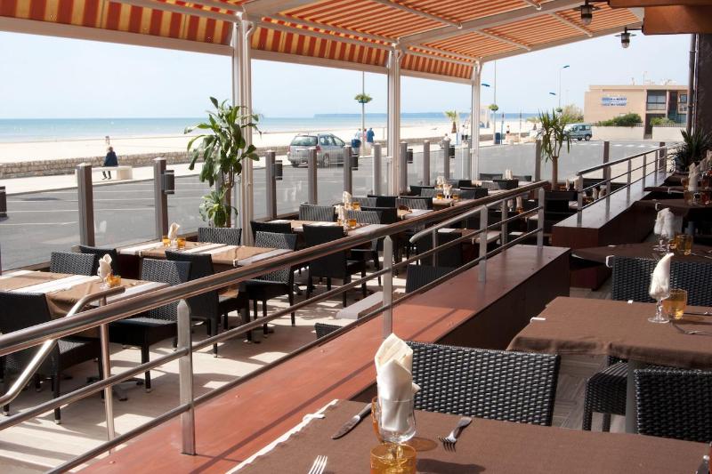 Отель Logis Hôtel & Restaurant Mediterranee