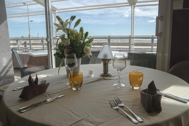 Отель Logis Hôtel & Restaurant Mediterranee