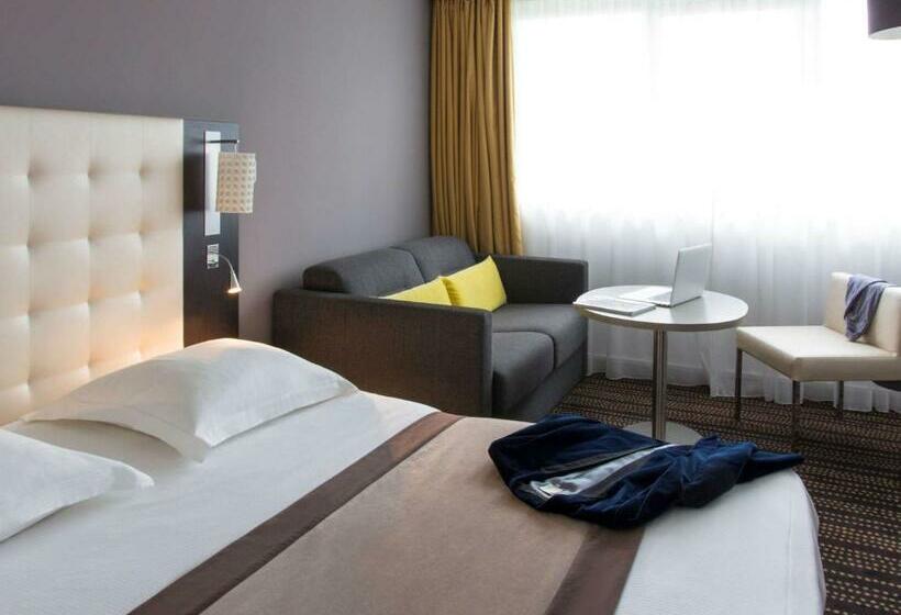 ホテル Hôtel Mercure Bourgenbresse