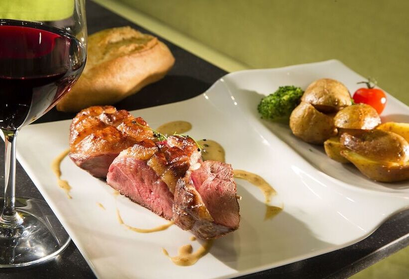 هتل Hôtel & Spa Oceania L Univers Tours