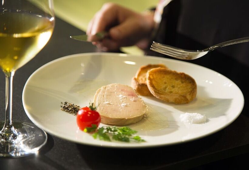 هتل Hôtel & Spa Oceania L Univers Tours