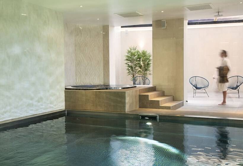 هتل Hôtel & Spa Oceania L Univers Tours