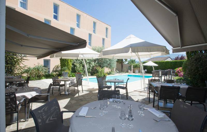 Отель Pomo Hôtel & Restaurant