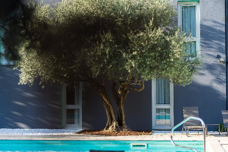 Отель Pomo Hôtel & Restaurant