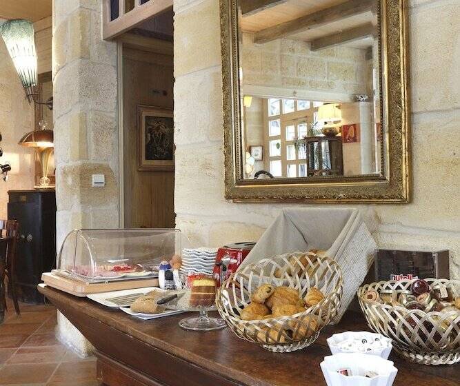 هتل Hôtel La Tour Intendance