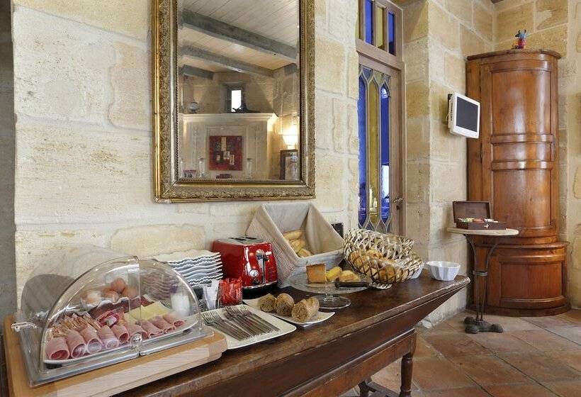 هتل Hôtel La Tour Intendance