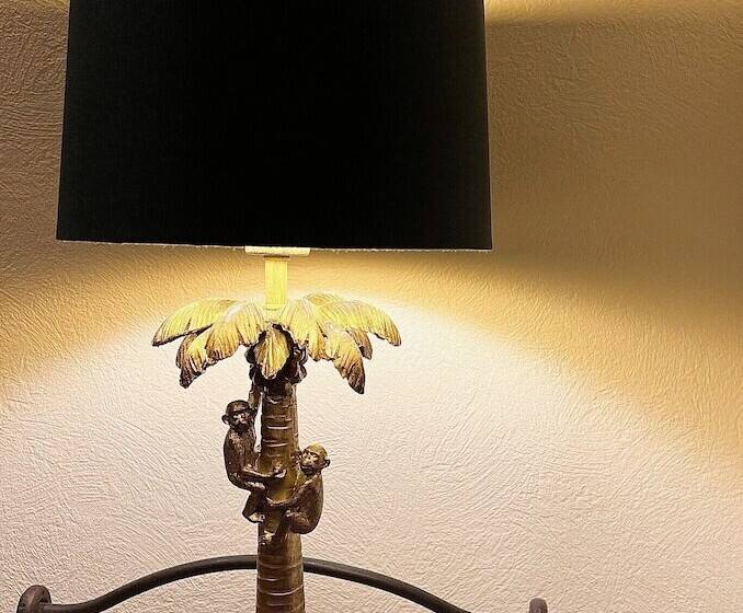 هتل Hôtel La Tour Intendance