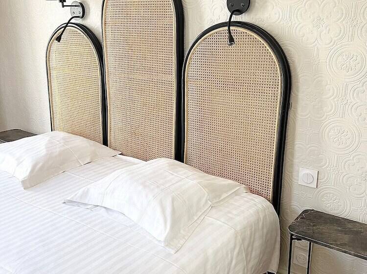 هتل Hôtel La Tour Intendance