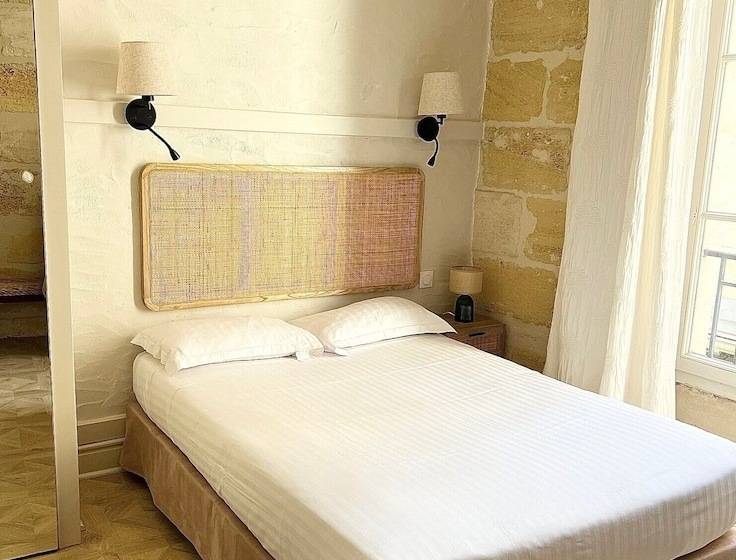 هتل Hôtel La Tour Intendance