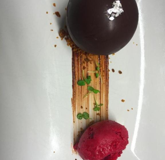 فندق Restaurant Aux Trois Roses