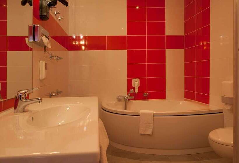 ホテル The Originals Boutique, Hôtel De L Univers, Montluçon