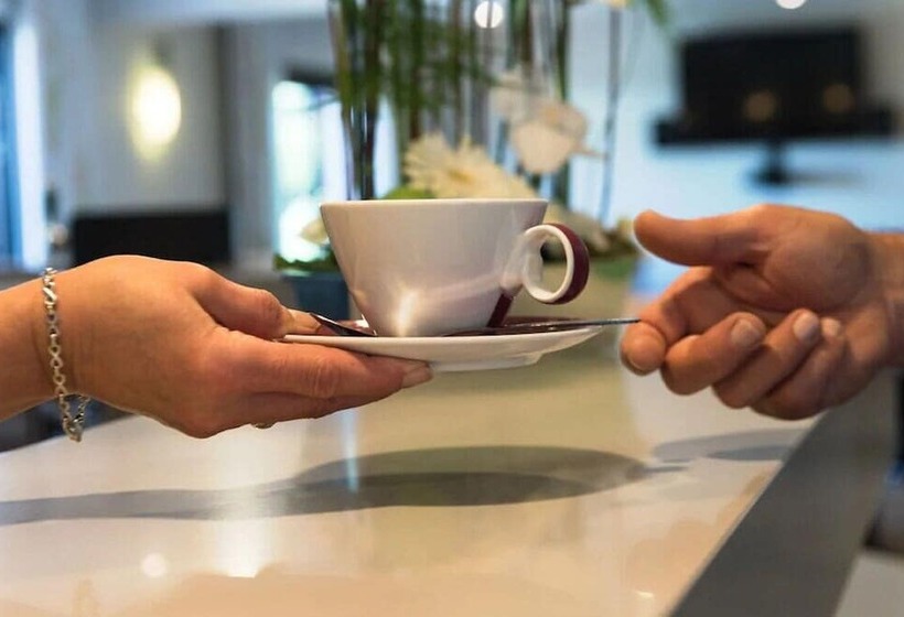 فندق The Originals City, Hôtel Le Gayant, Douai