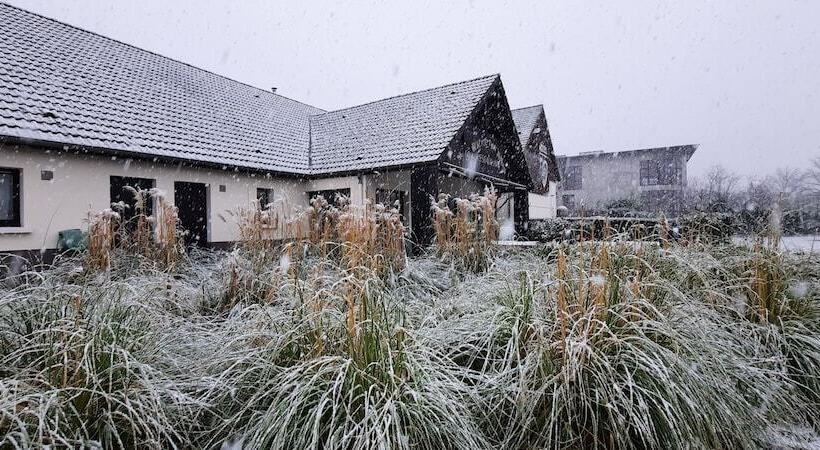 בית מלון כפרי The Originals Annemasse Sud   Porte De Genève