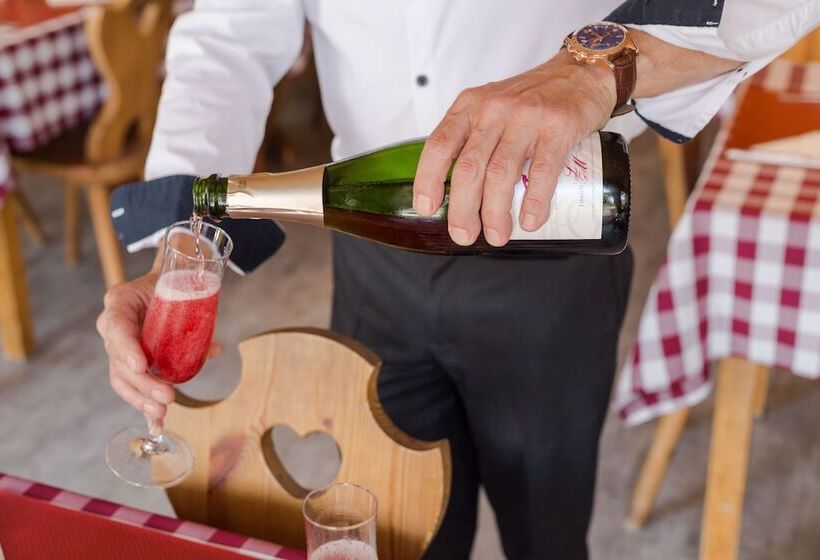 בית מלון כפרי The Originals Annemasse Sud   Porte De Genève