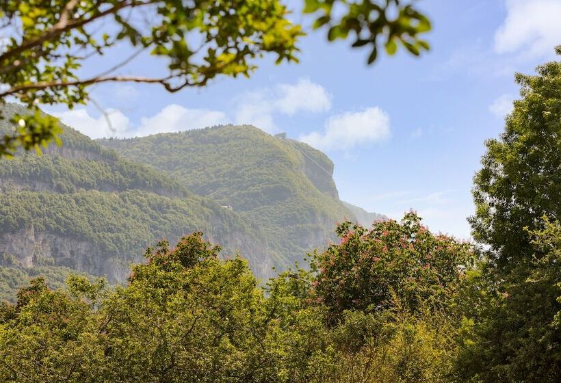 בית מלון כפרי The Originals Annemasse Sud   Porte De Genève