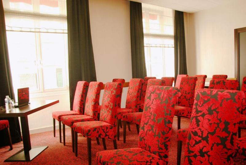 هتل Voltaire Opera Nantes Centre