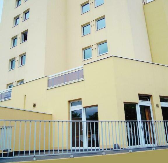 La Roseraie  Hotel & Restaurant