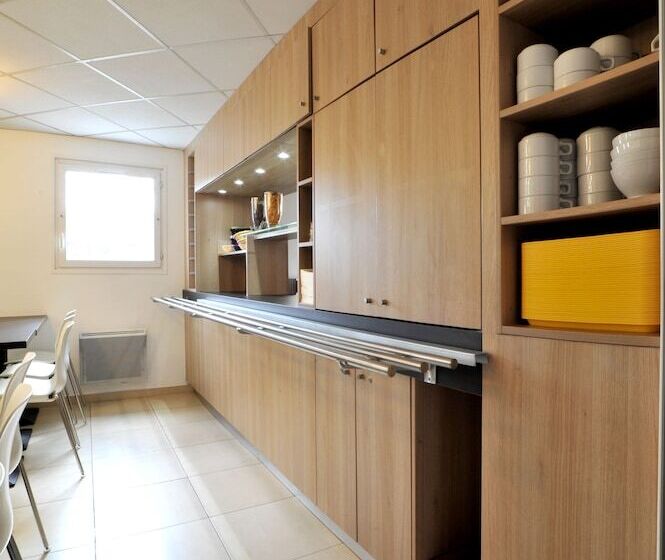 Welcomotel Coignières