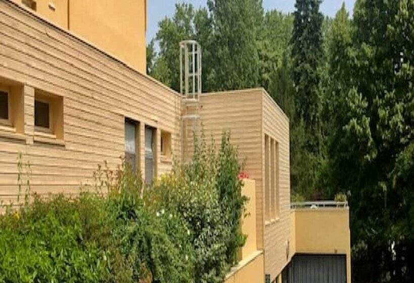 B&B HOTEL Chartres Centre Cathédrale