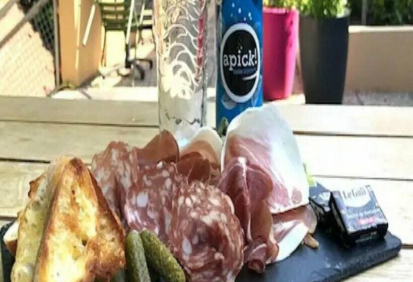 B&B HOTEL Chartres Centre Cathédrale