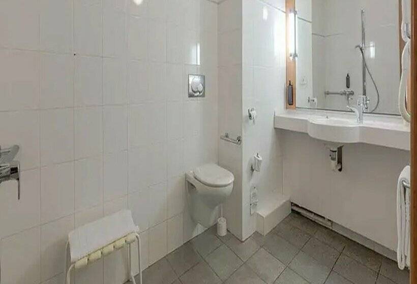 B&B HOTEL Chartres Centre Cathédrale