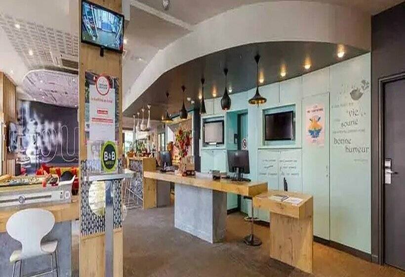 B&B HOTEL Chartres Centre Cathédrale