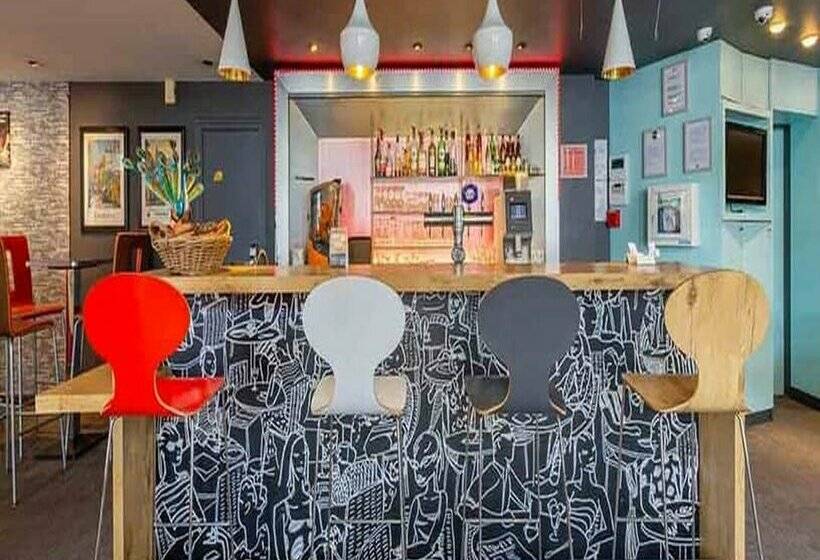 B&B HOTEL Chartres Centre Cathédrale