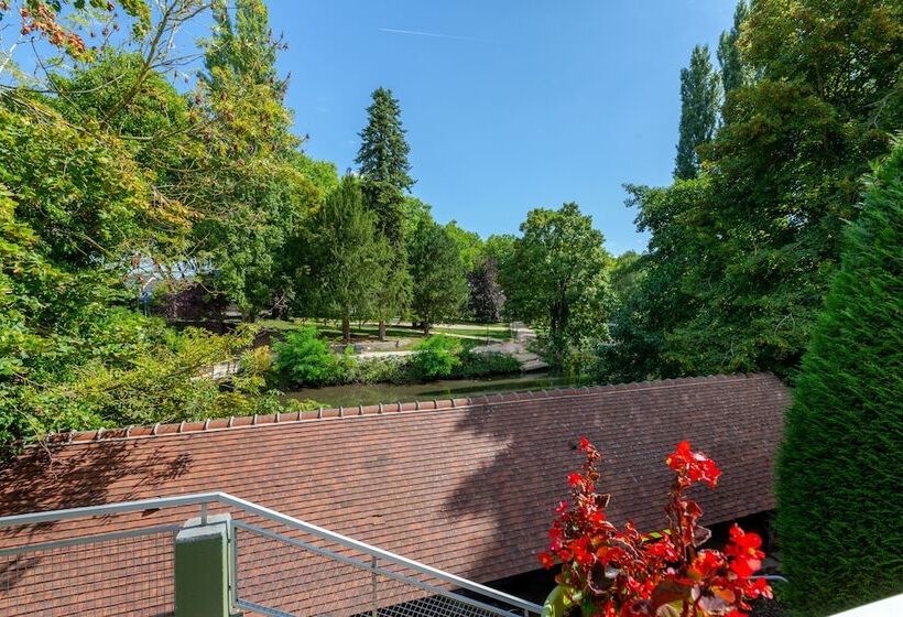 B&B HOTEL Chartres Centre Cathédrale