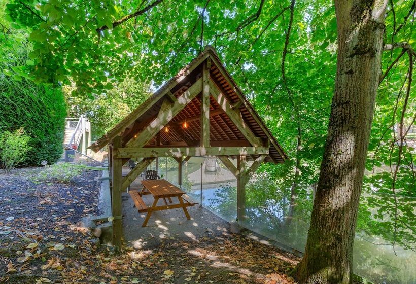 B&B HOTEL Chartres Centre Cathédrale