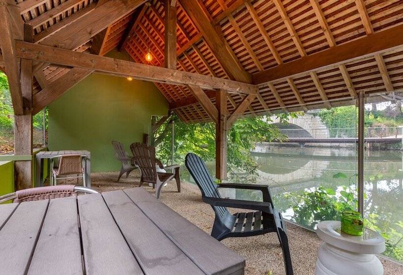 B&B HOTEL Chartres Centre Cathédrale