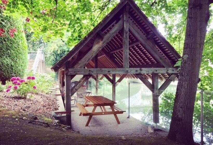 B&B HOTEL Chartres Centre Cathédrale