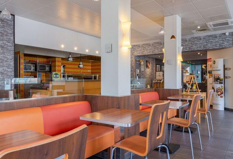 B&B HOTEL Chartres Centre Cathédrale