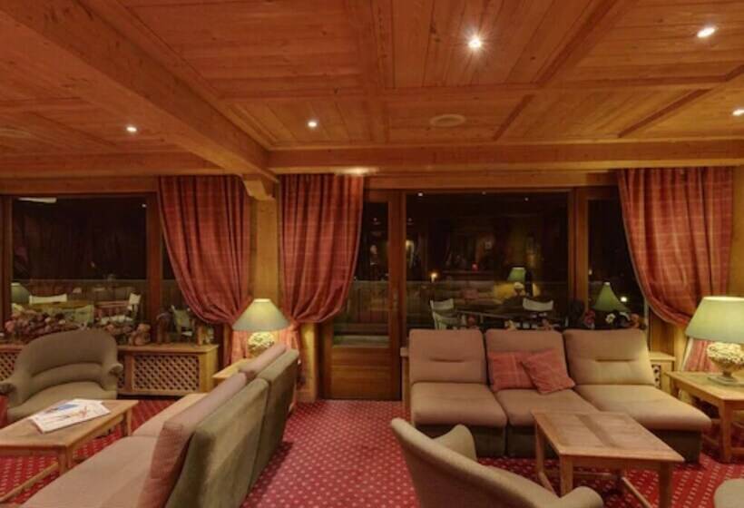 Отель Aux Ducs De Savoie