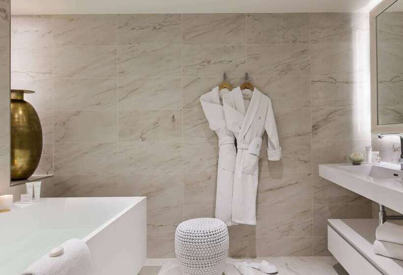 בית מלון כפרי Barriere L Hermitage