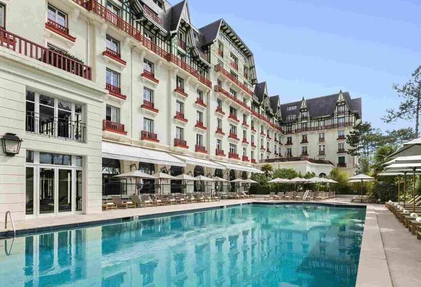 בית מלון כפרי Barriere L Hermitage