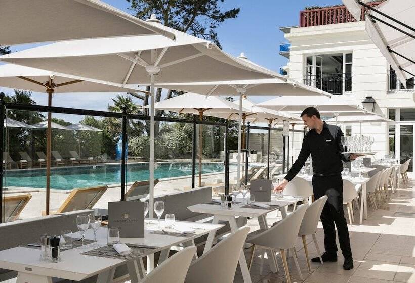 בית מלון כפרי Barriere L Hermitage