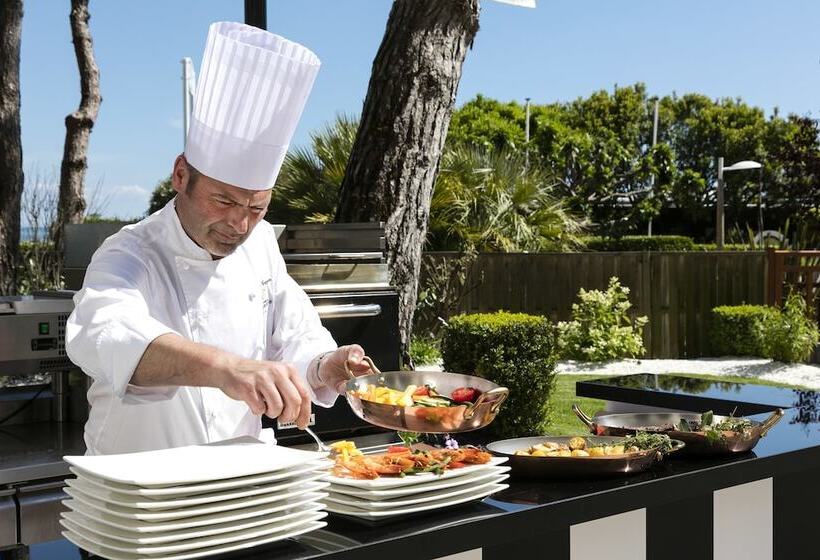 בית מלון כפרי Barriere L Hermitage