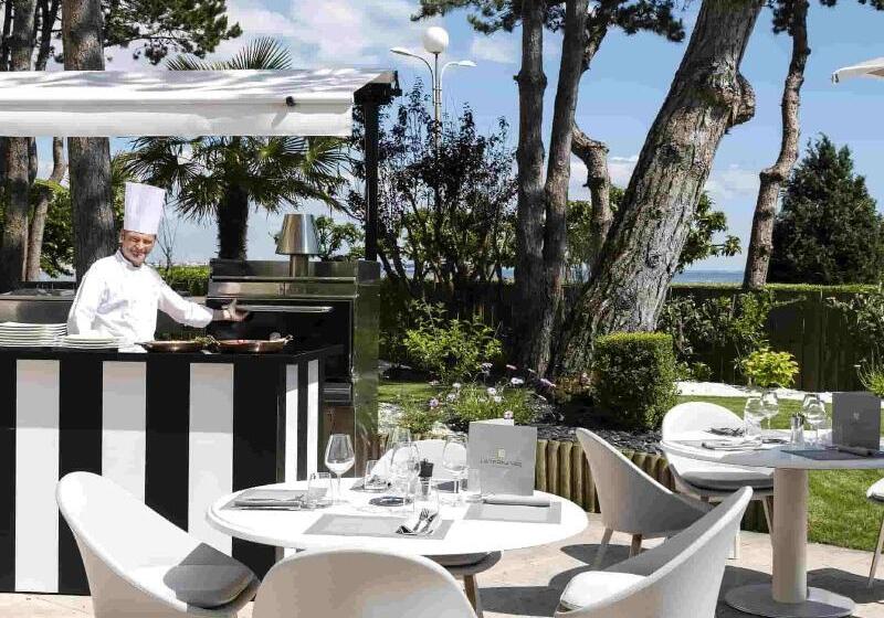 בית מלון כפרי Barriere L Hermitage