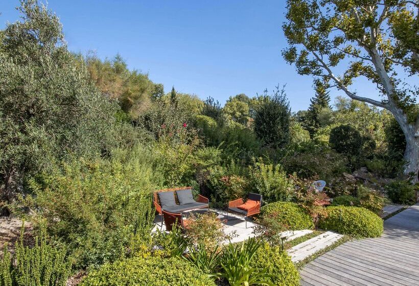 هتل Best Western Plus Le Lavarin