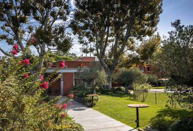 هتل Best Western Plus Le Lavarin