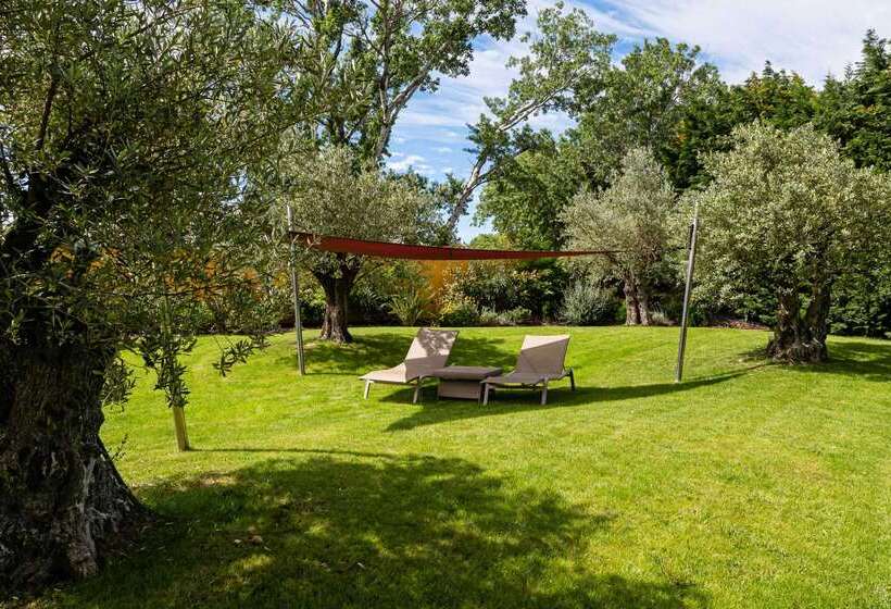 هتل Best Western Plus Le Lavarin