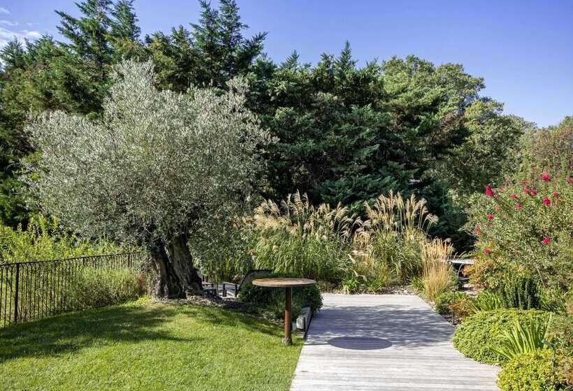 هتل Best Western Plus Le Lavarin