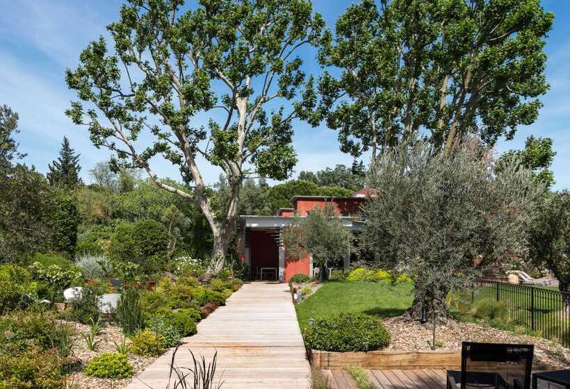 هتل Best Western Plus Le Lavarin