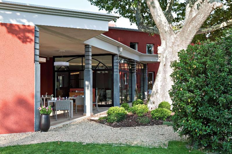 هتل Best Western Plus Le Lavarin