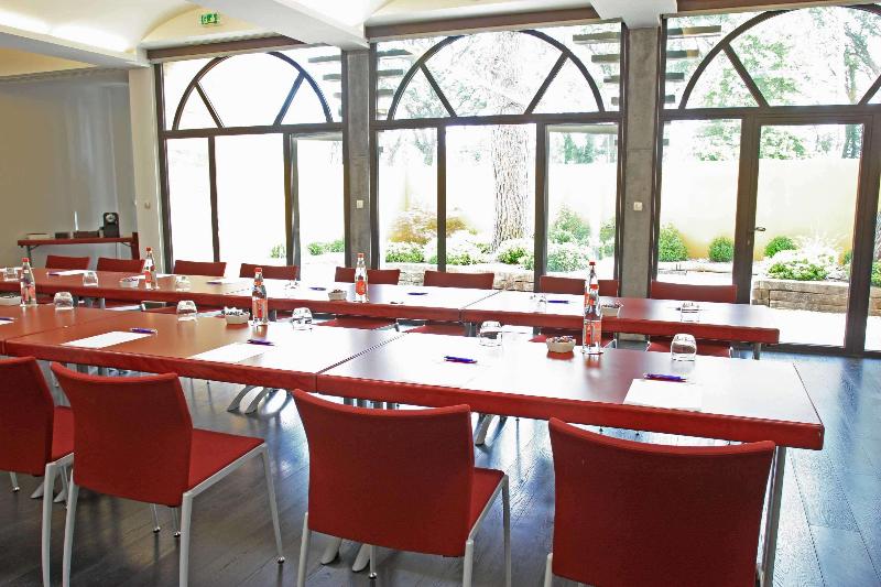 هتل Best Western Plus Le Lavarin